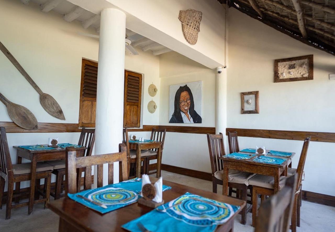 Sunrise Bed & Breakfast จัมเบียนี ภายนอก รูปภาพ