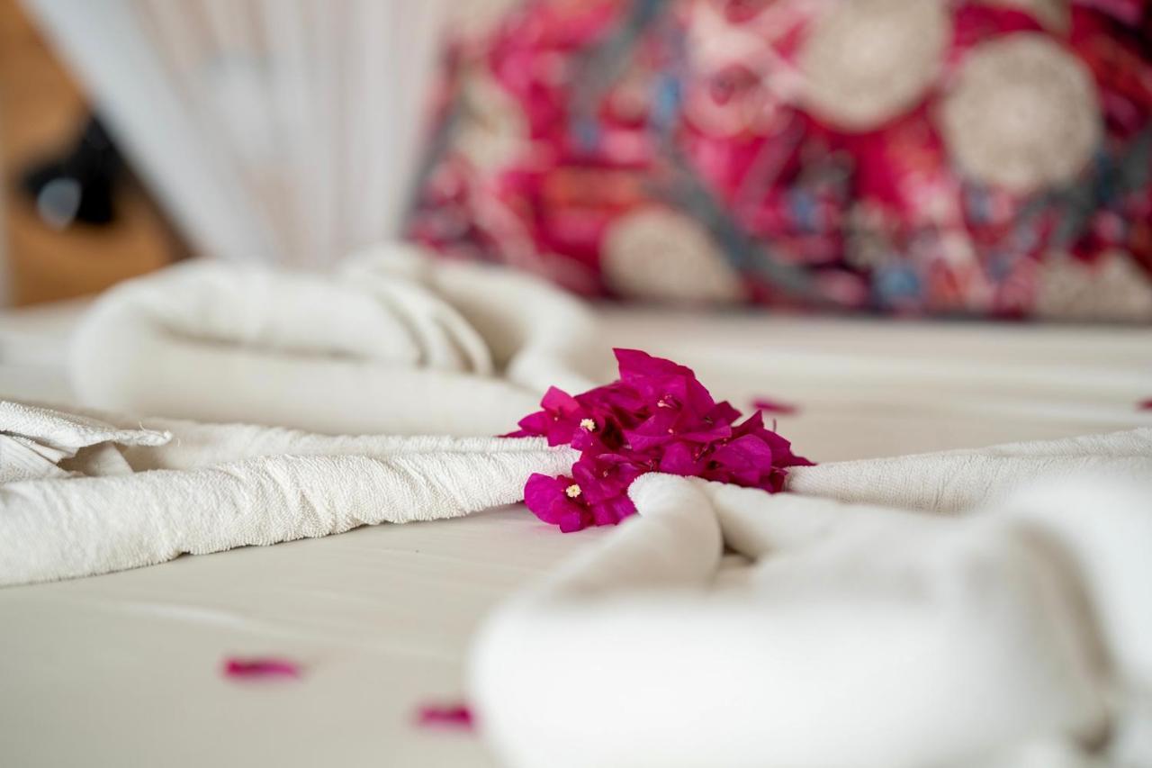 Sunrise Bed & Breakfast จัมเบียนี ภายนอก รูปภาพ