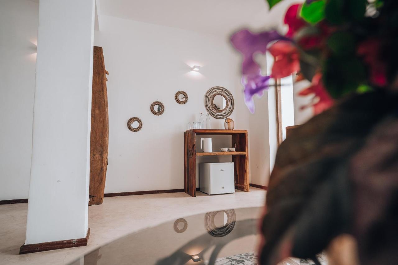 Sunrise Bed & Breakfast จัมเบียนี ภายนอก รูปภาพ
