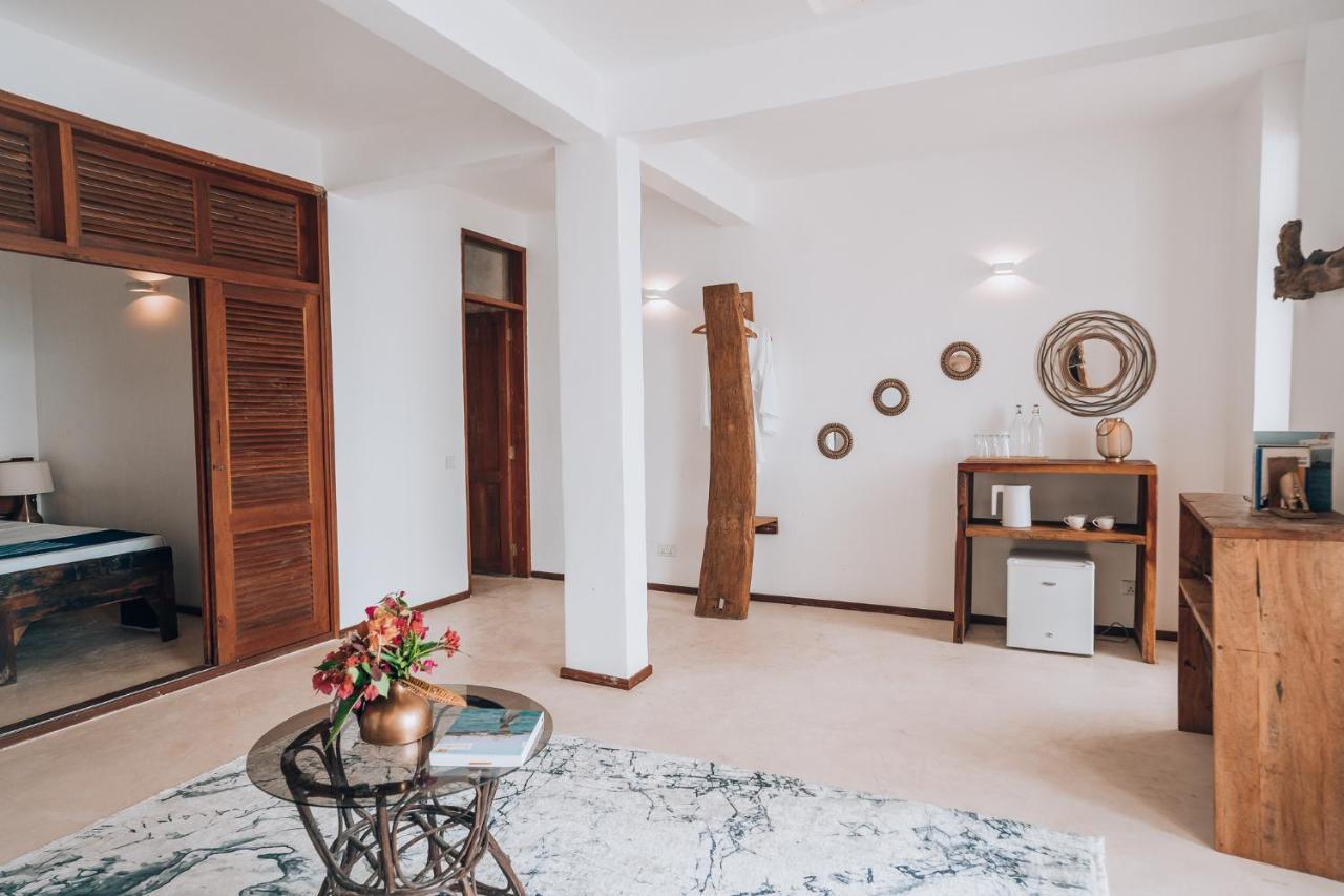 Sunrise Bed & Breakfast จัมเบียนี ภายนอก รูปภาพ