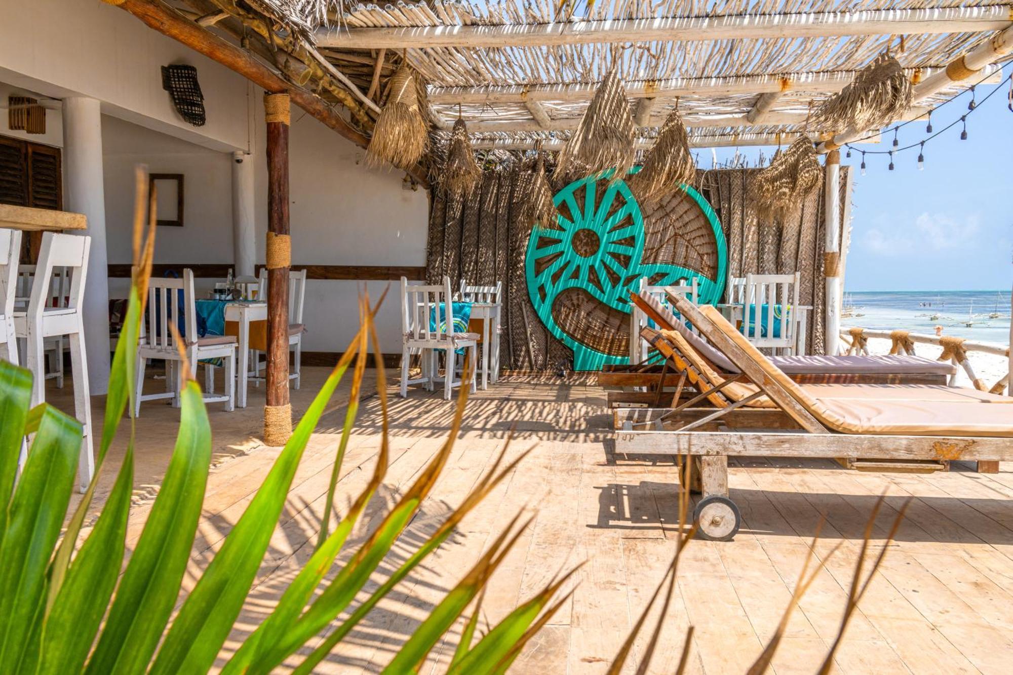 Sunrise Bed & Breakfast จัมเบียนี ภายนอก รูปภาพ