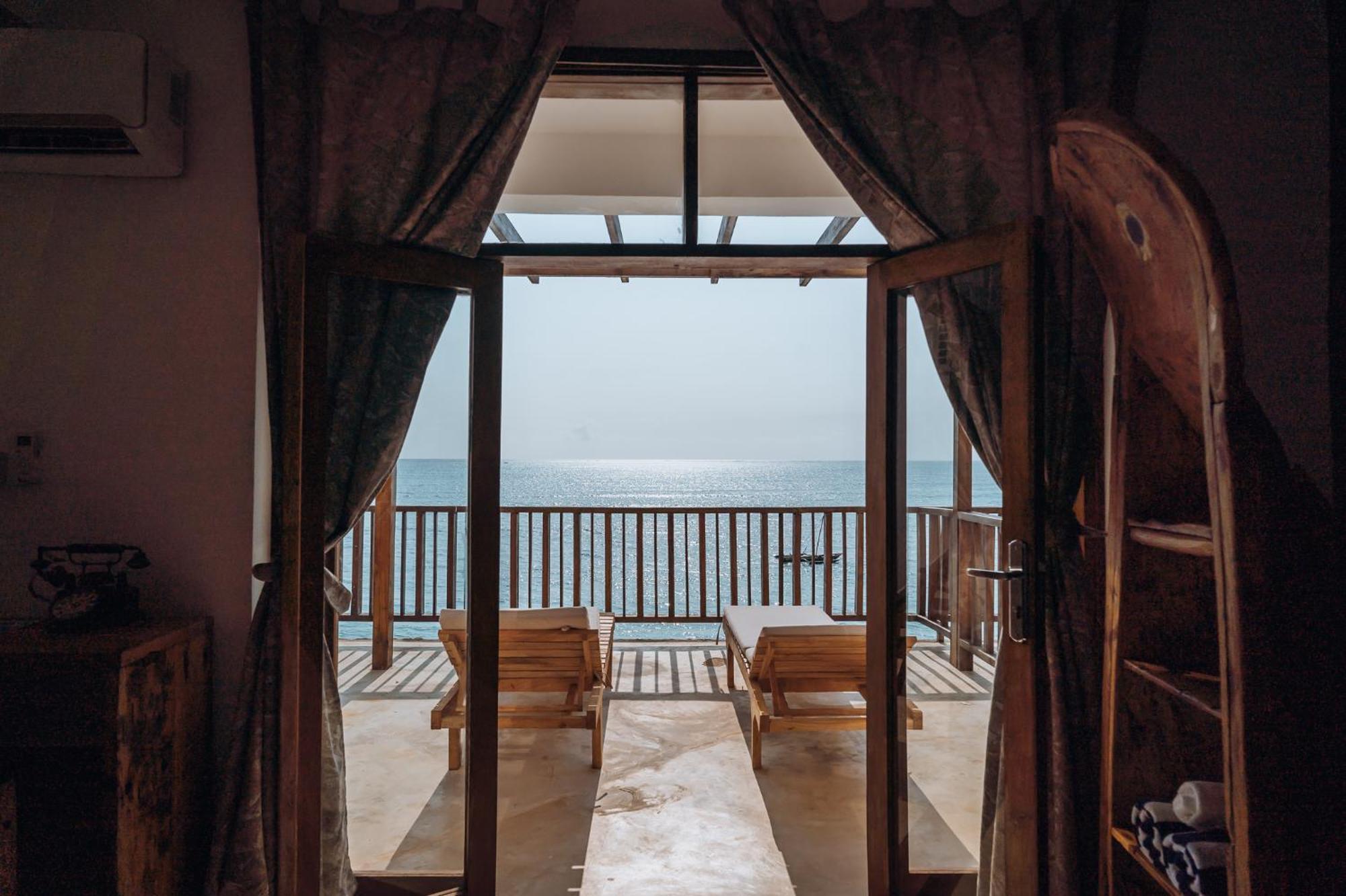 Sunrise Bed & Breakfast จัมเบียนี ภายนอก รูปภาพ