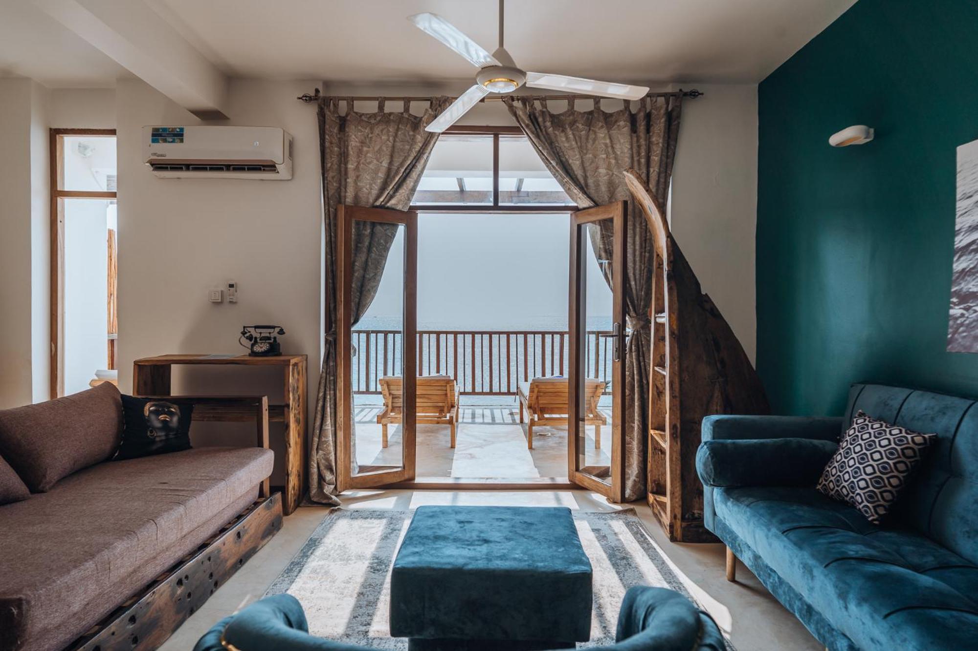 Sunrise Bed & Breakfast จัมเบียนี ภายนอก รูปภาพ