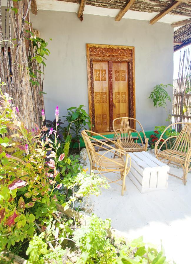 Sunrise Bed & Breakfast จัมเบียนี ภายนอก รูปภาพ