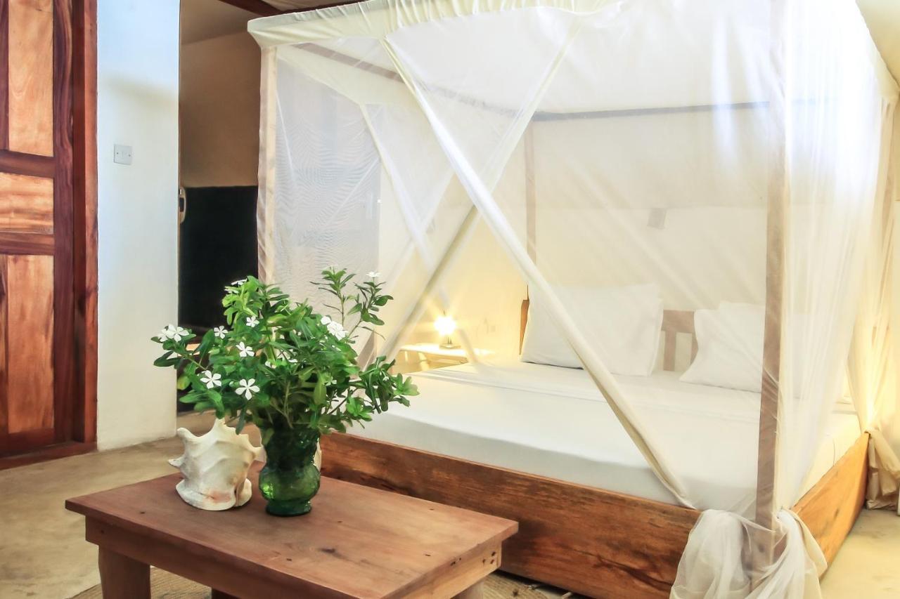 Sunrise Bed & Breakfast จัมเบียนี ภายนอก รูปภาพ