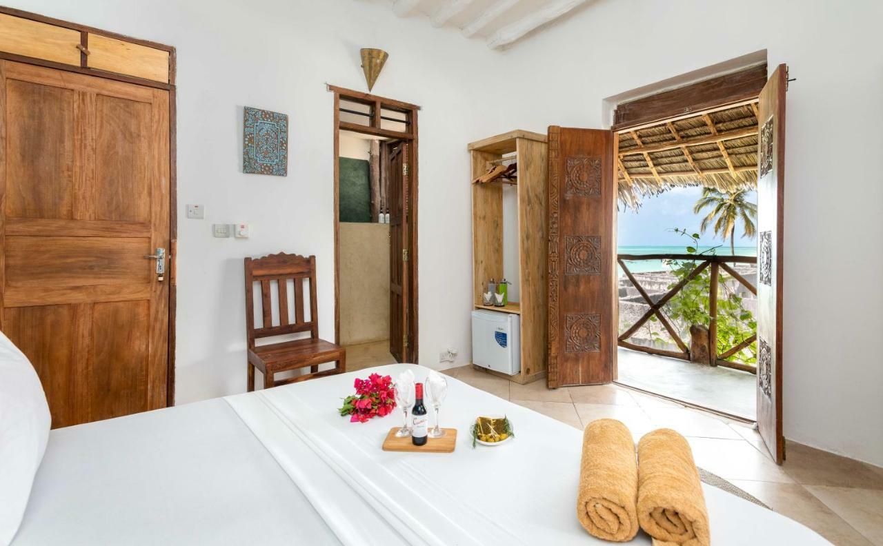 Sunrise Bed & Breakfast จัมเบียนี ภายนอก รูปภาพ
