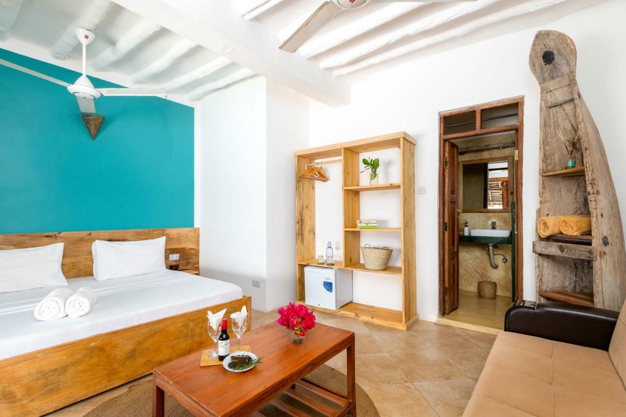 Sunrise Bed & Breakfast จัมเบียนี ภายนอก รูปภาพ